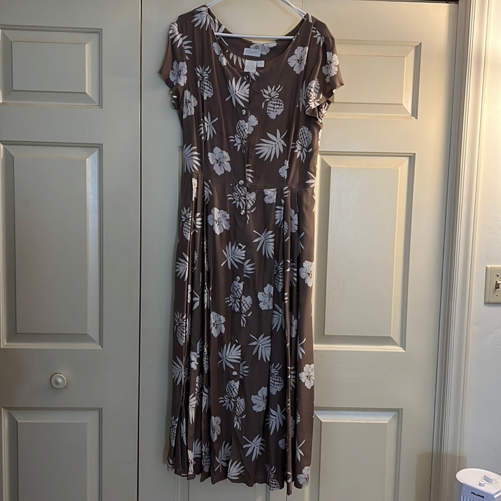 Apart maxi pleated dress